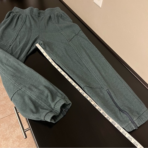 Free People city stride pants, green, slouchy, zipper leg, pull up,highwaisted,S - Picture 9 of 13